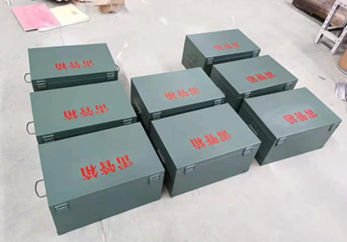 金山屯炸药箱和雷管箱一般是怎么存放的？